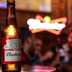 Budweiser-lifestyle-shot